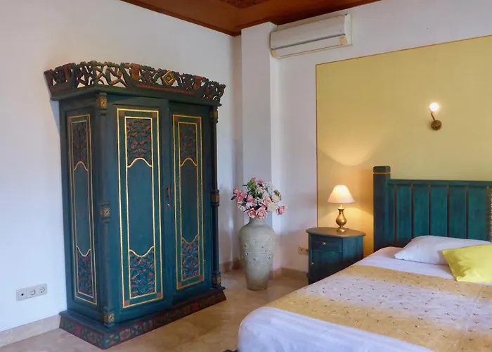 Gunung Paradis Retreat